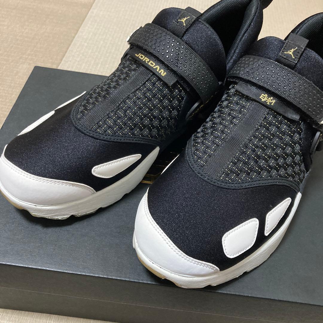 ナイキ ジョーダン トランナー LX BHM ブラックホワイトメタリックゴールド