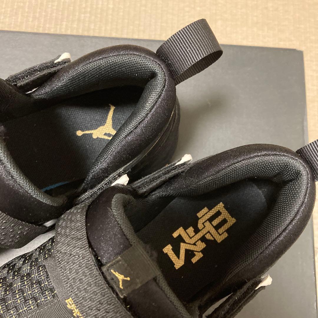 ナイキ ジョーダン トランナー LX BHM ブラックホワイトメタリックゴールド