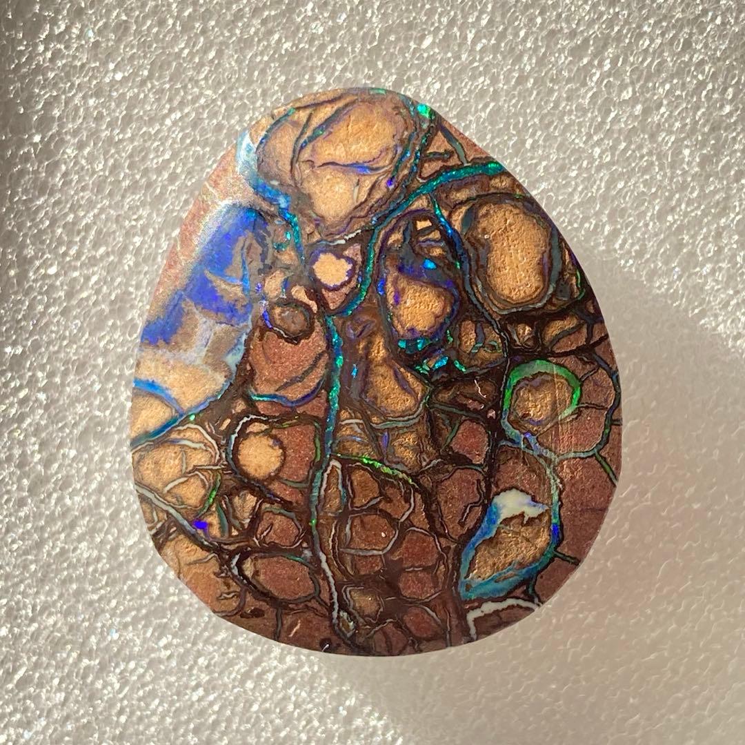 タマチャンオーストラリア産ボルダーオパール(ルース)