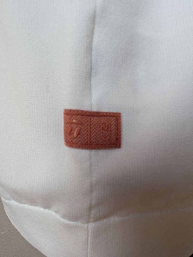 （定価の半額以下）TaylorMadeホワイト ハイネック シャツ