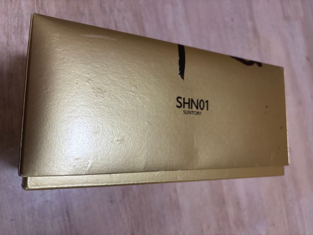サントリー響 ウイスキー 金色ボックス入り（汚れあり）SHN01