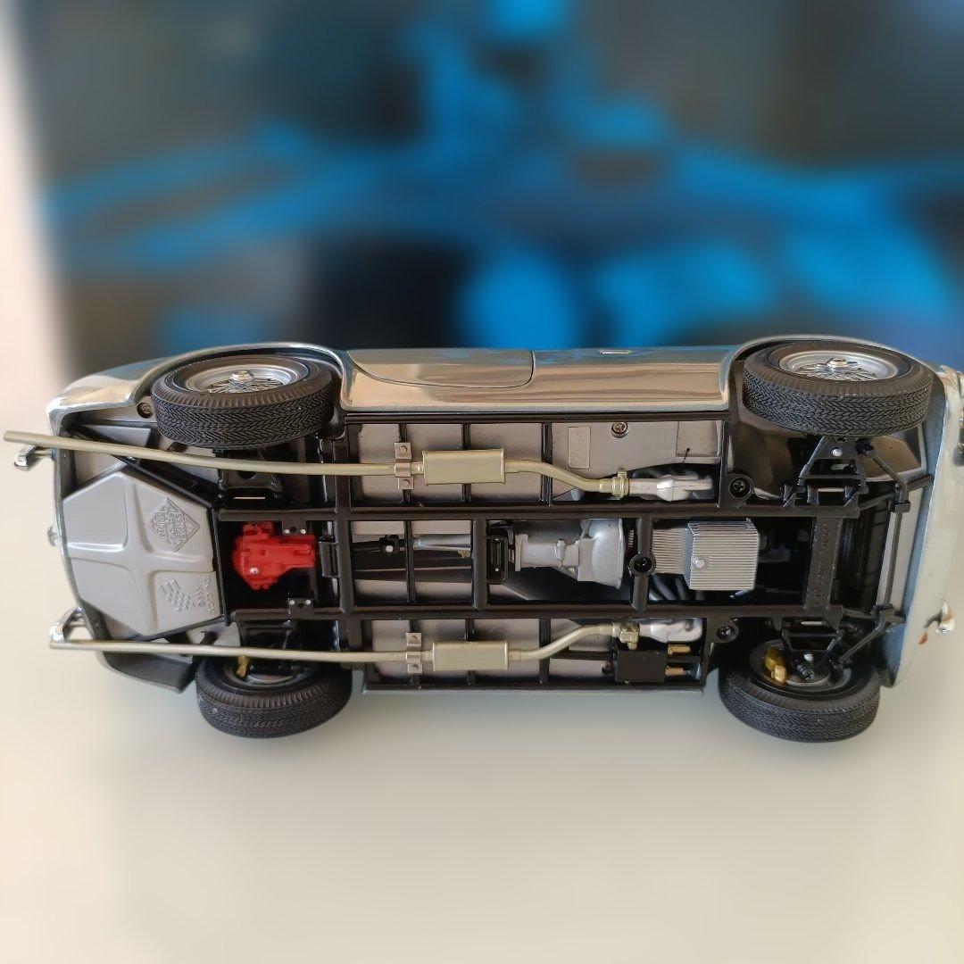 エグゾト製　シェビー　コブラ　シルバー 1/18