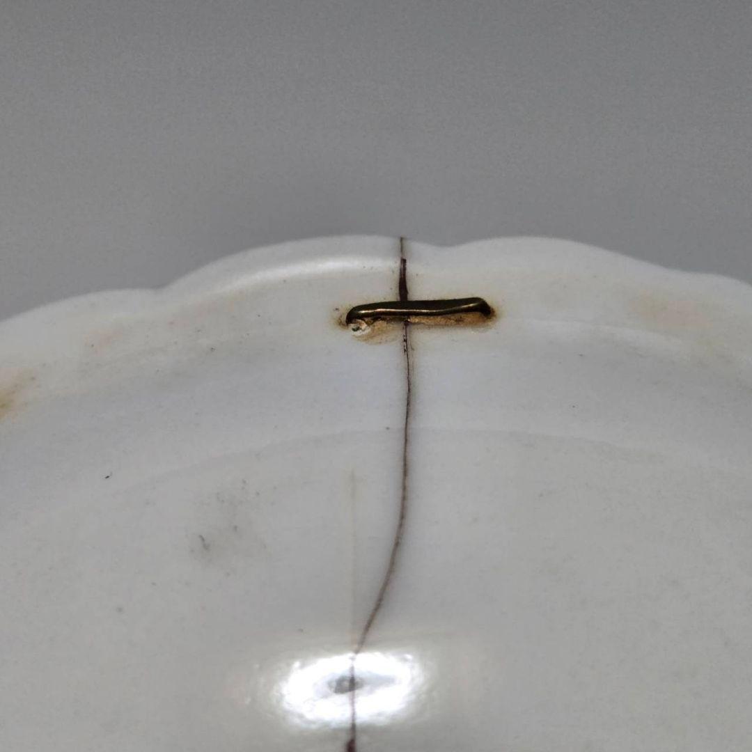 M-1256 明時代染付ザクロ紋様陽刻皿　鎹(かすがい)直し　希少　古染付