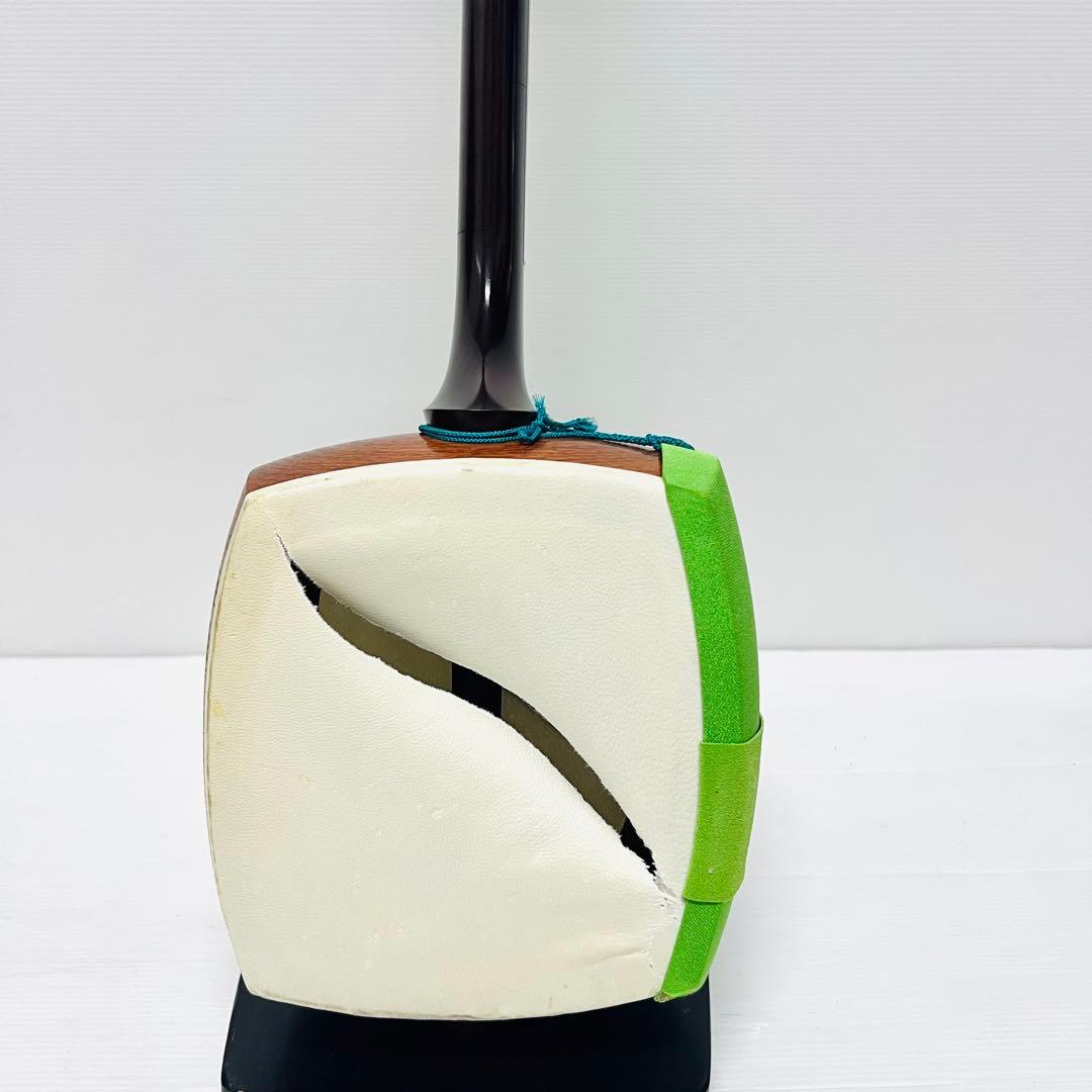 三味線　ハードケース付　紅木 綾杉胴 金細