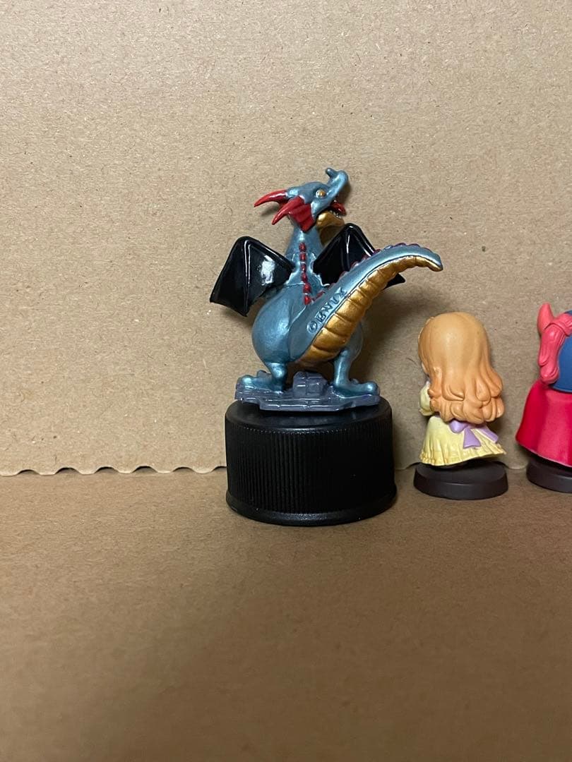 ドラゴンクエスト　勇者ローラ姫　りゅうおう色違い　ミニフィギュア