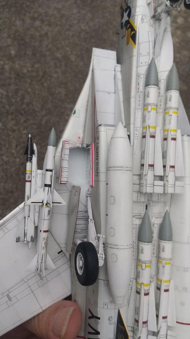 タミヤ グラマン F-14A トムキャット 1/48スケールモデル 完成品