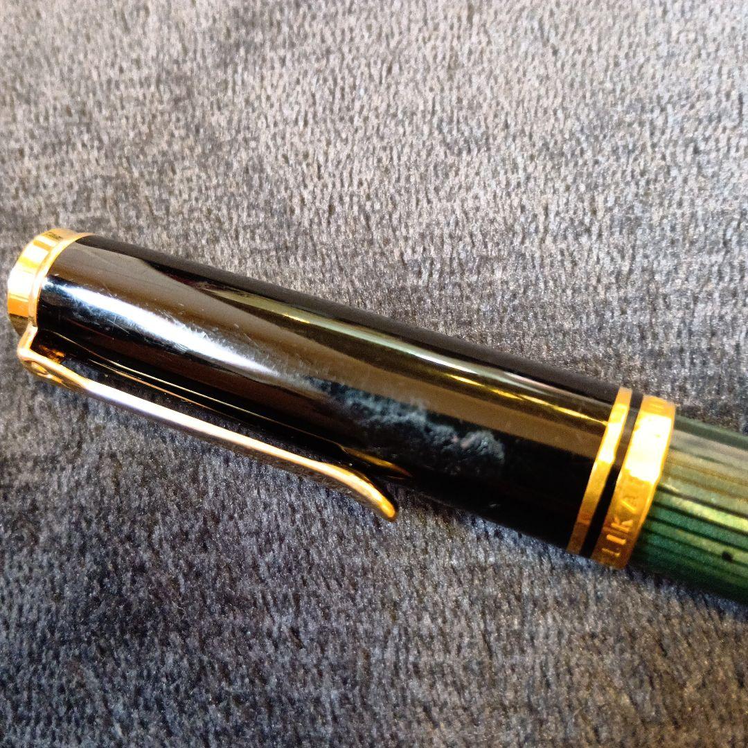 ペリカン　万年筆 緑と黒のストライプ デザイン