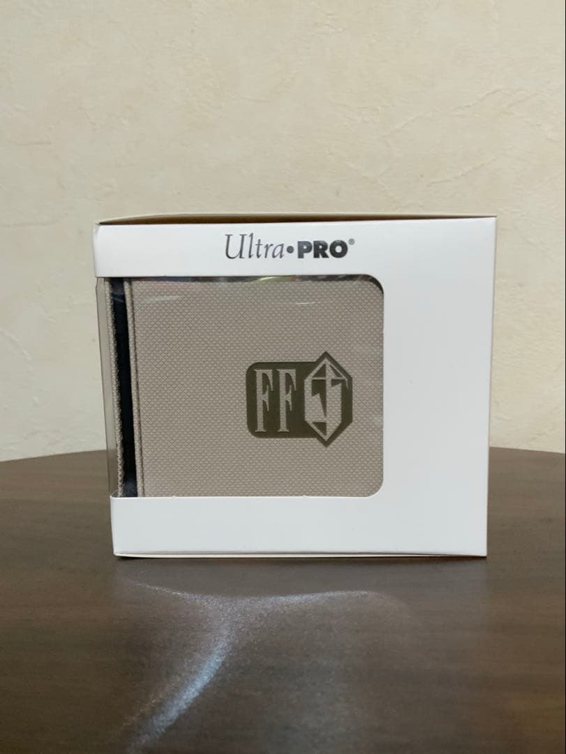 MTG FF ウルトラプロ デッキケース クラウド