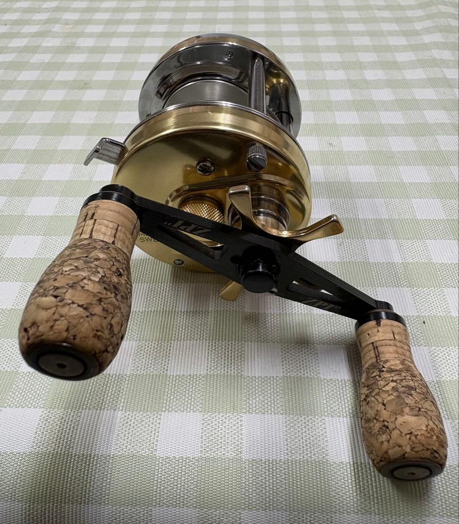 アブガルシア アンバサダー 5500CSロケットシャンパンZPI ダブルハンドル