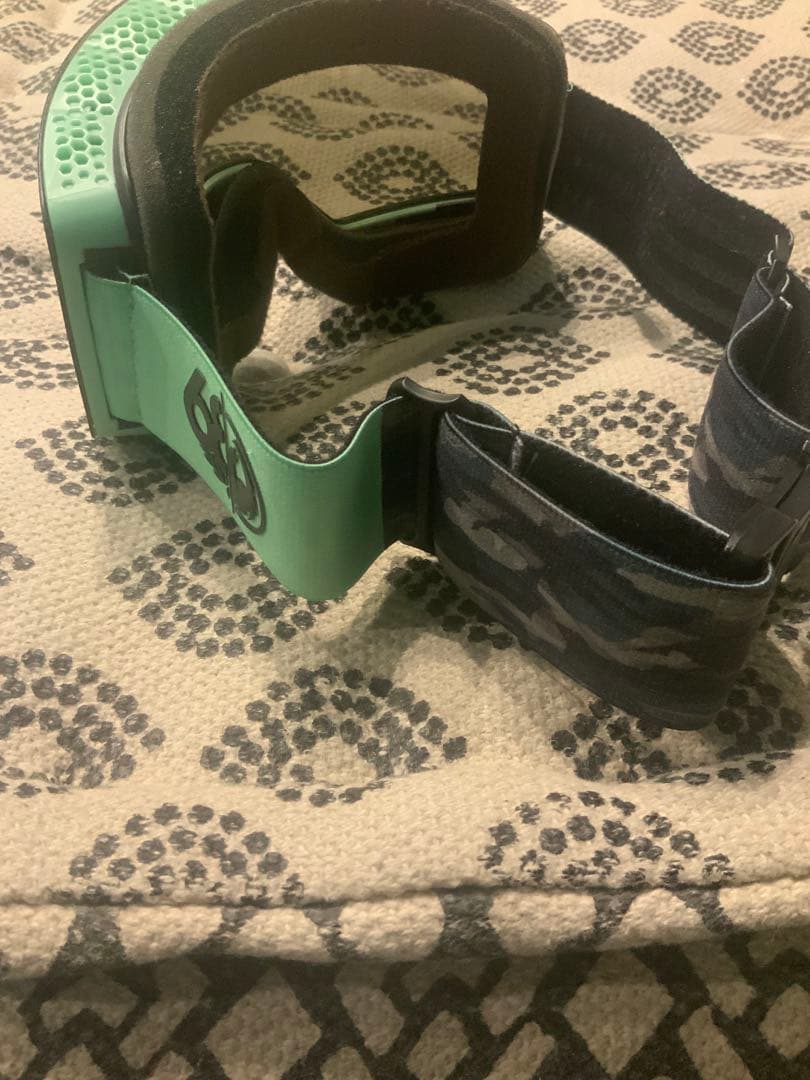 dragon r1 ゴーグル 686 ドラゴン