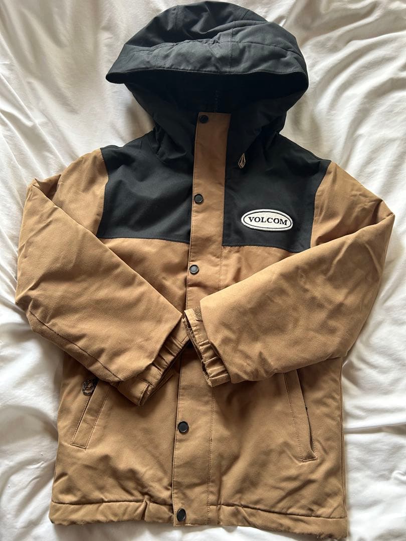 キッズ　VOLCOMスノーボードウエア上下