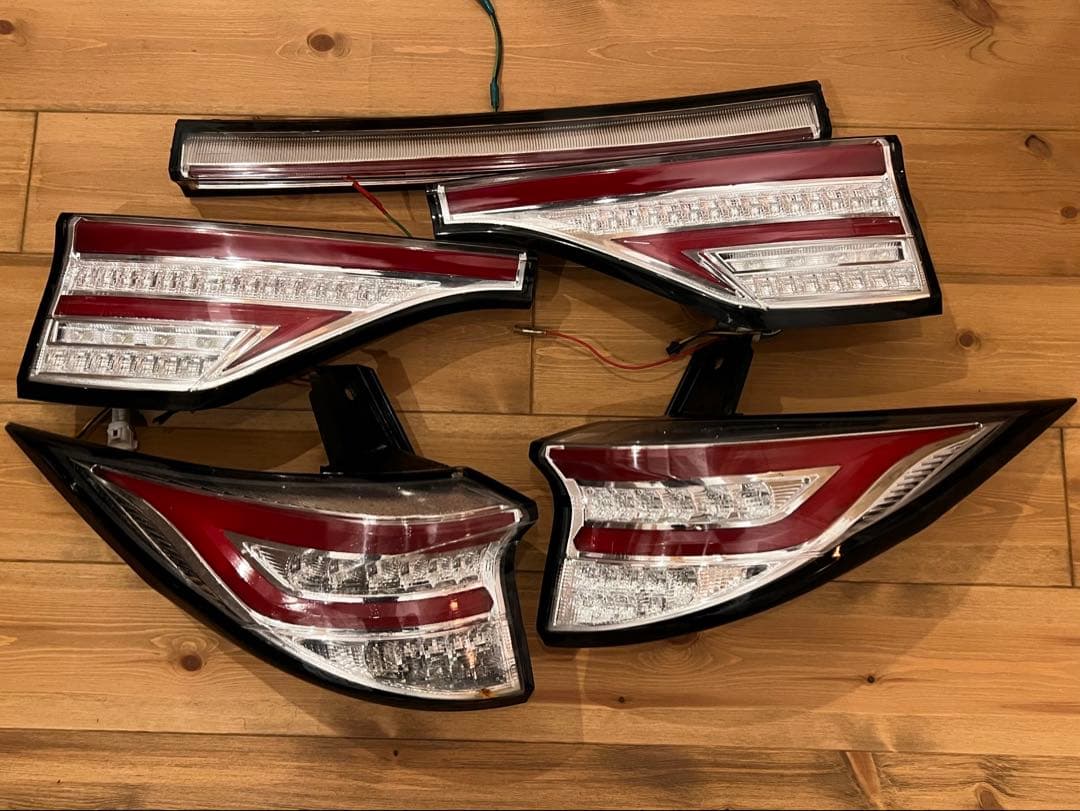 クリスタルアイ エスティマ LEDテールランプ