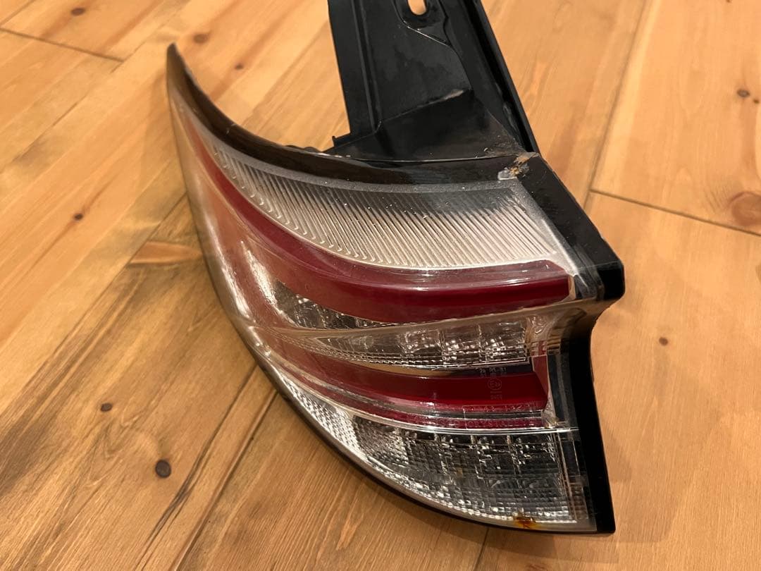 クリスタルアイ エスティマ LEDテールランプ