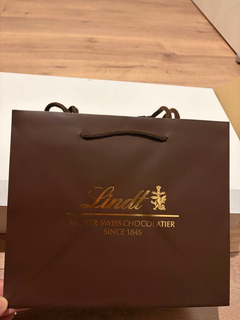 リンドール　バレンタインギフトボックス 50個入　シェア用小袋付バレンタイン価格