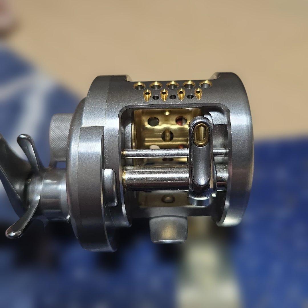 シマノ　04カルカッタコンクエスト200DC