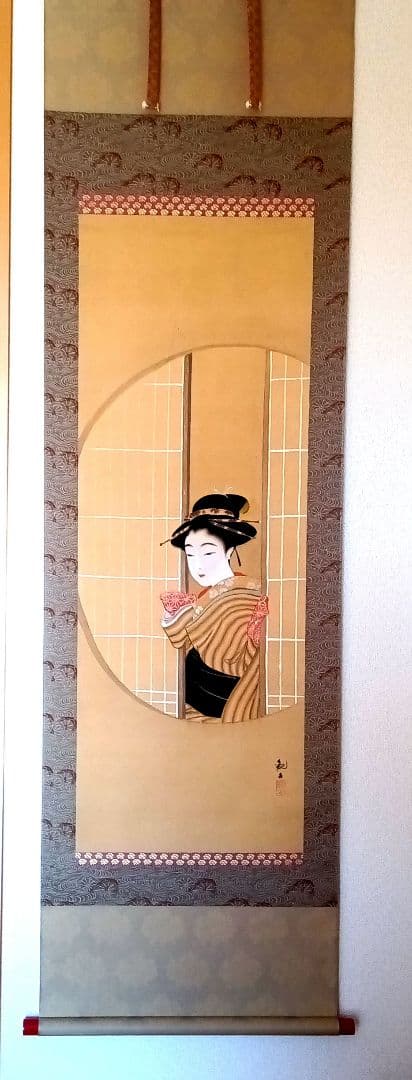 円窓美人絵 掛け軸