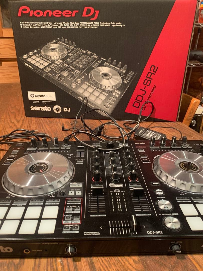 Pioneer DJ DDJ-SR2 コントローラー