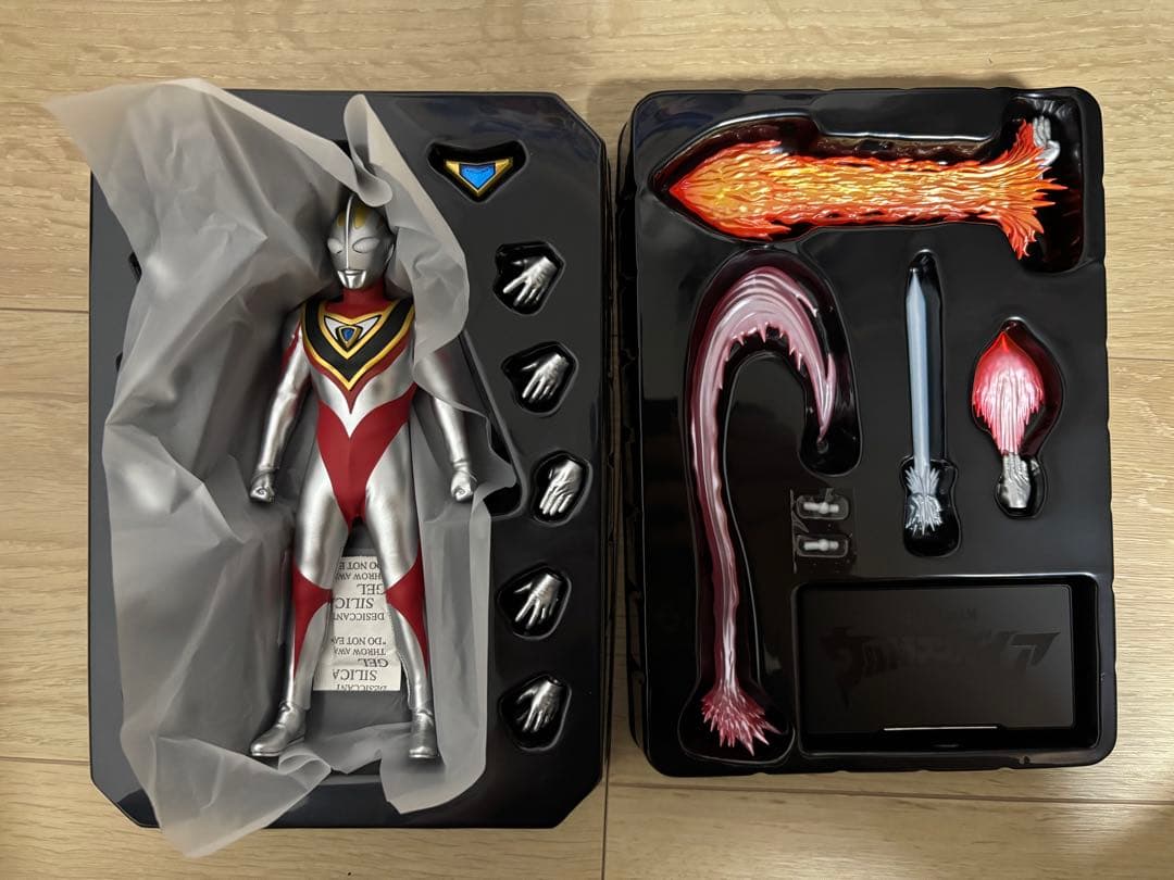 alphamax ウルトラマンガイア ダイナ 正規品 美品