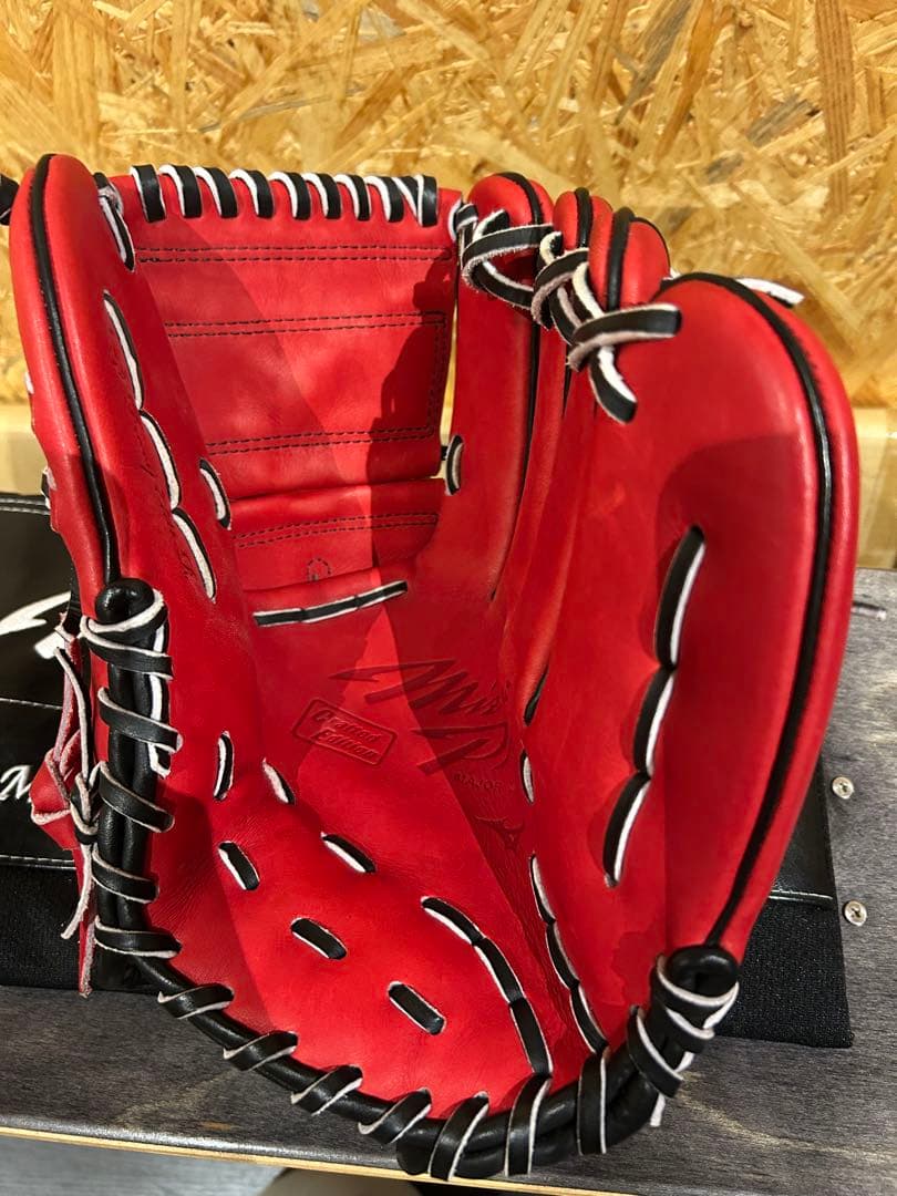 ミズノプロ 軟式グローブ ピッチャー 用　伊藤モデル