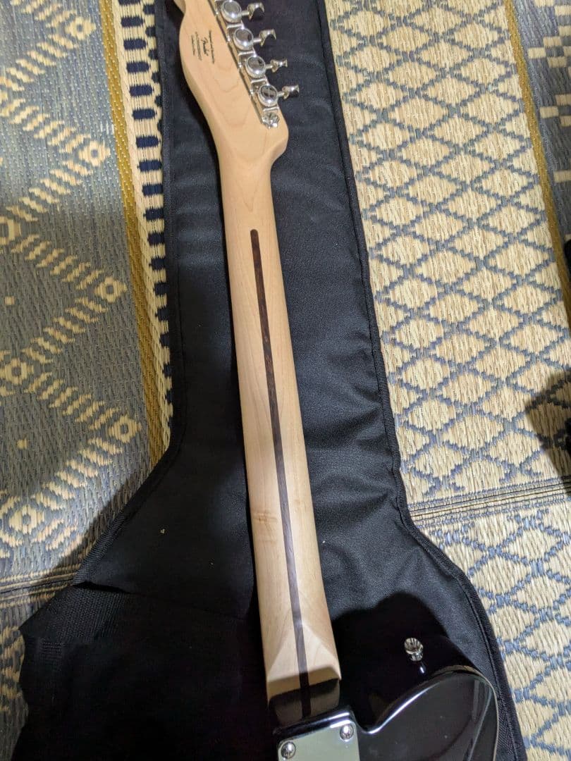 Squier by fender telecaster deluxe　black