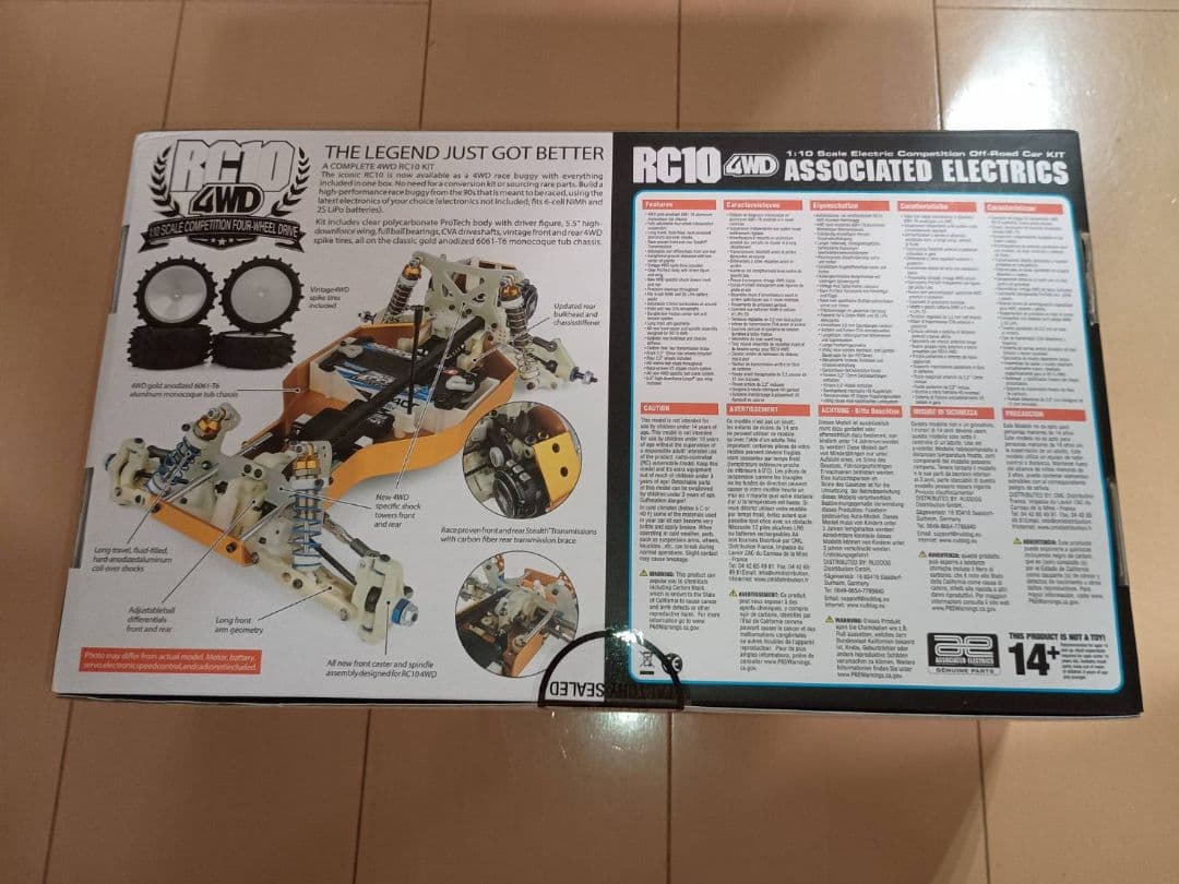 お値下げしました　RC10 4WD チーム　アソシエイテッド　新品　未開封