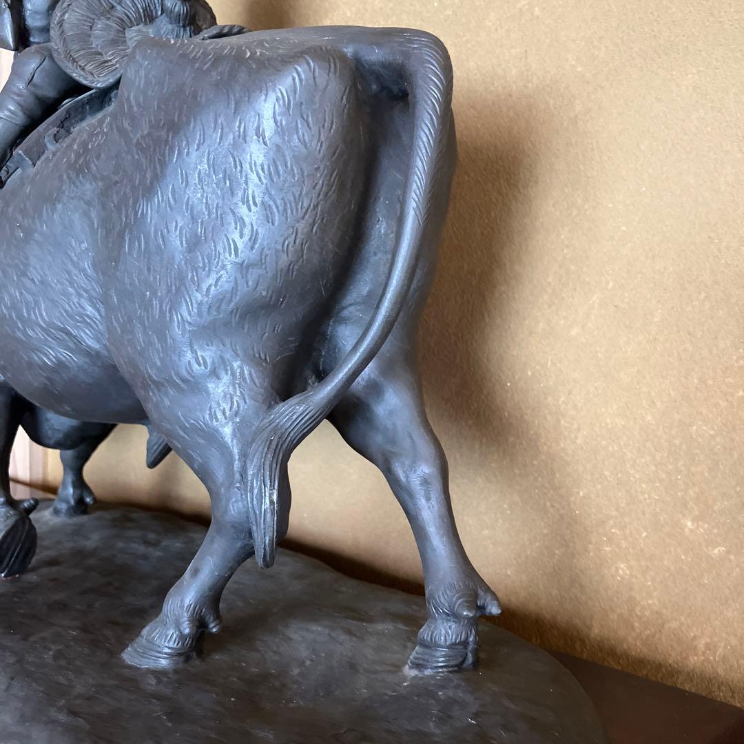 政光作　牛　置物