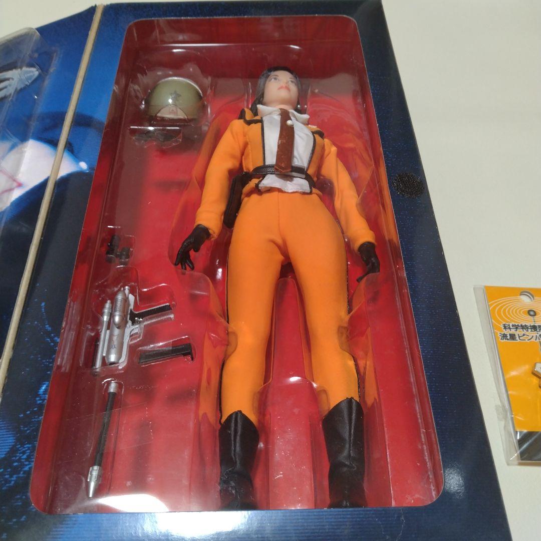 科学特捜隊　フィギュア　 フジアキコ 　バッジ