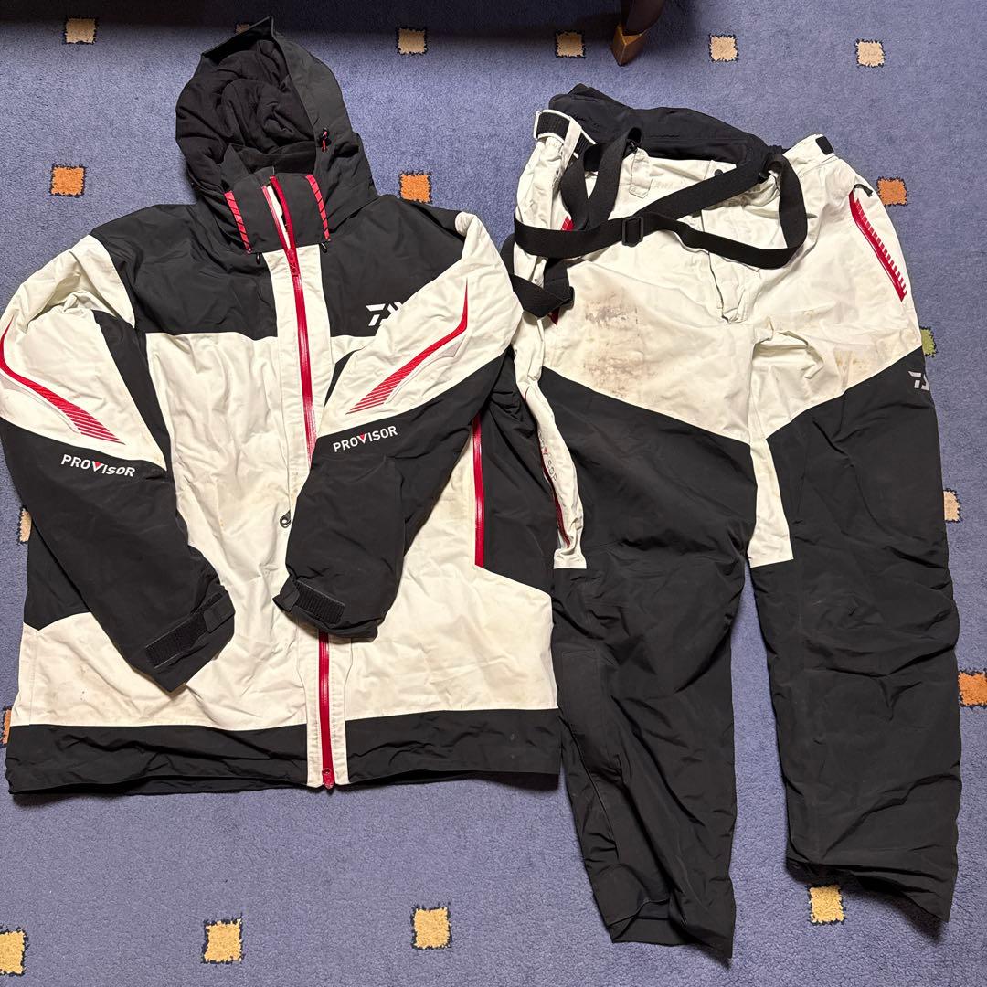 ダイワ　プロバイザー ゴアテックス　コンビアップ　安心のダイワ‼️格好良く暖かい‼️