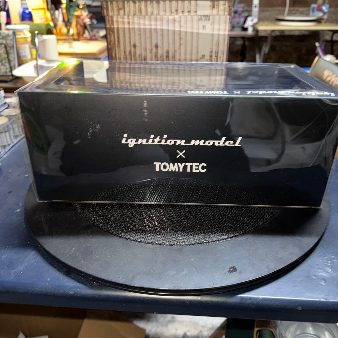 ignition.model パトカー仕様ミニカー 1/43