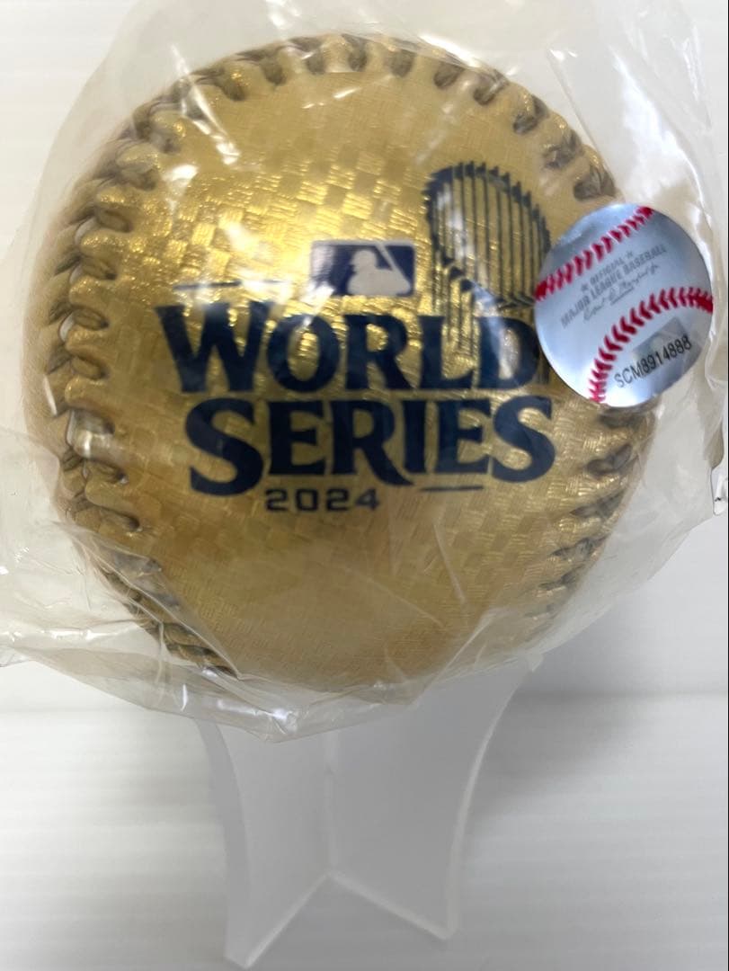 WBCワールドシリーズチャンピオン記念ボール & LA チャンピオンミニキャップ