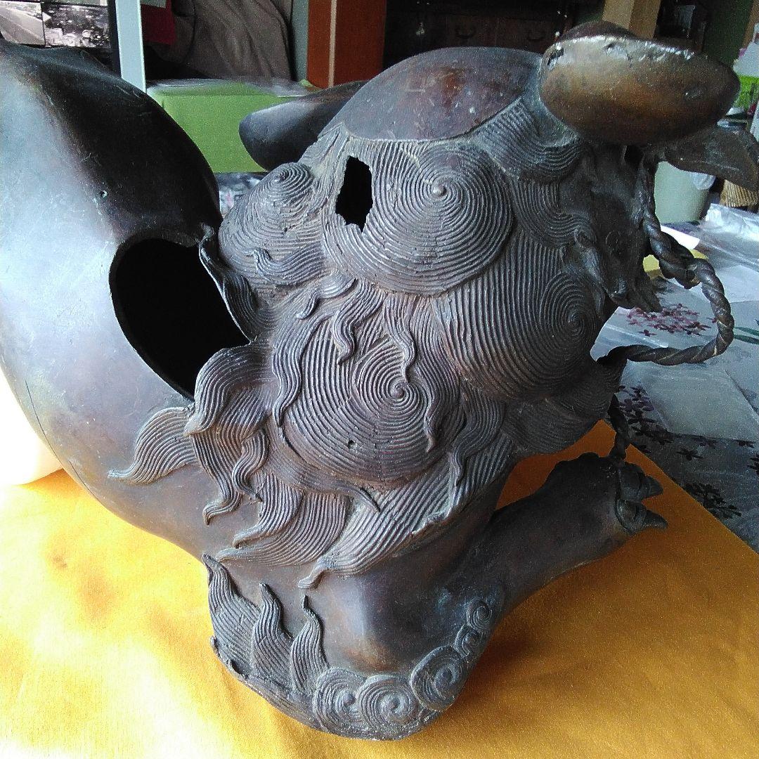 唐金の獅子置物。
