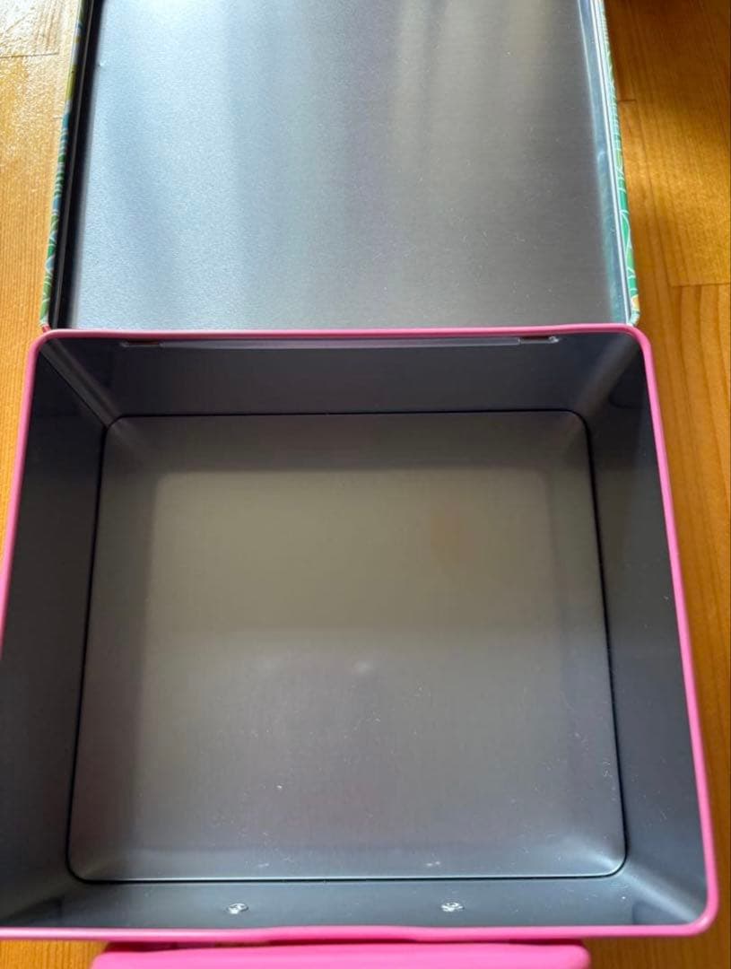 ハローキティ 23年前 沖縄限定 日焼け キティ＆ダニエル トランク缶 レア