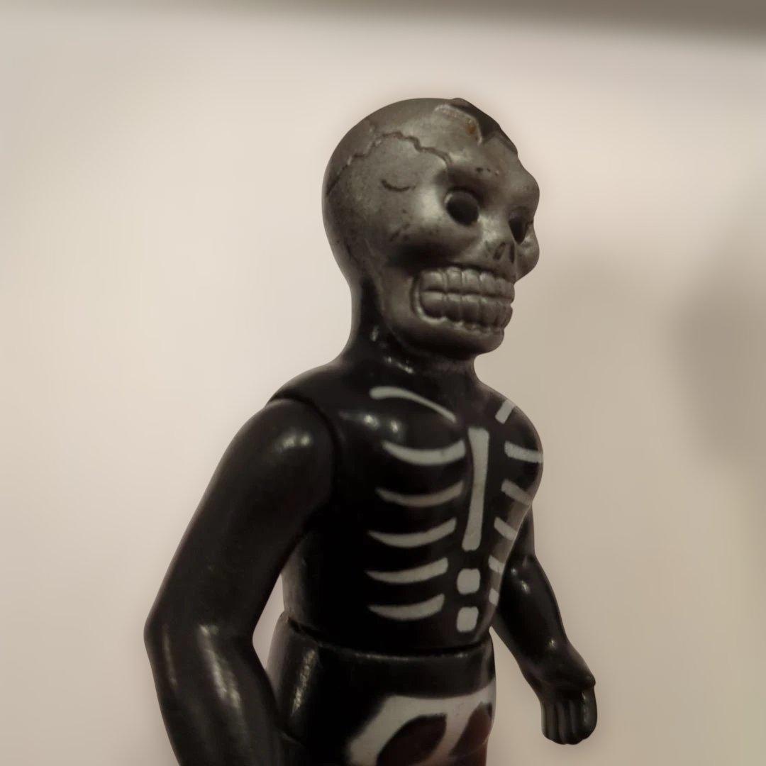 タイガーマスク　スカルスター　骸骨フィギュア　美品