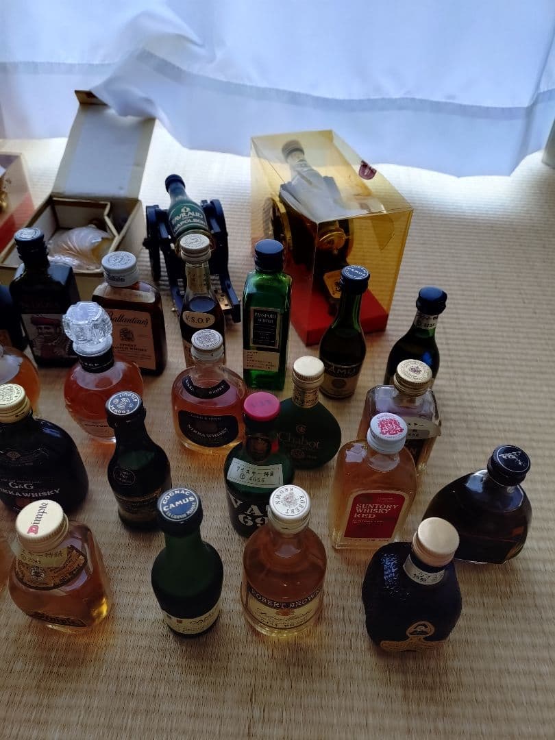 ウイスキー　ブランデー ミニボトルセット　古酒　未開封　５３本セット