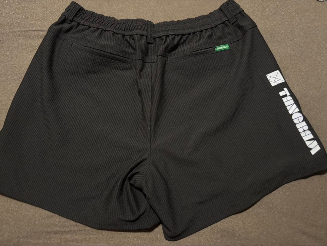 TANGRAM ブラックショートパンツ Mサイズ