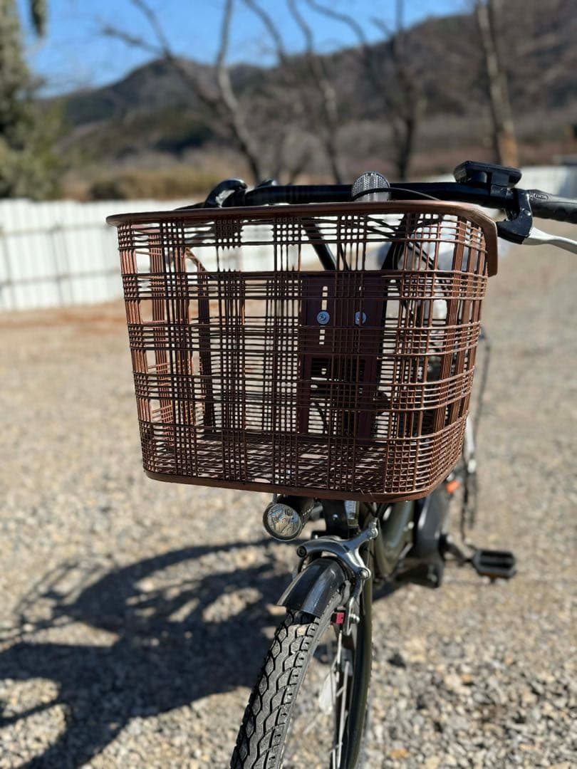 黒の電動アシストヤマハ自転車 20インチ バスケット付き