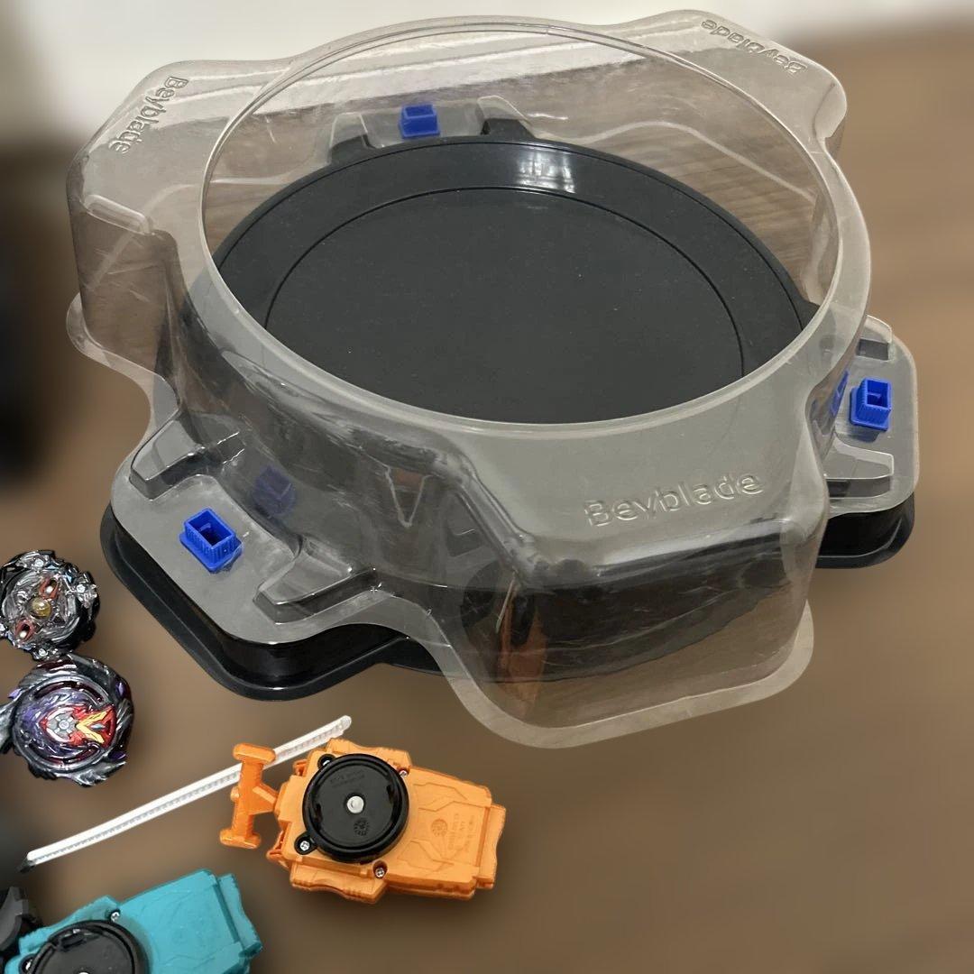 ベイブレード 12個 バトルスタジアム付き まとめ売り