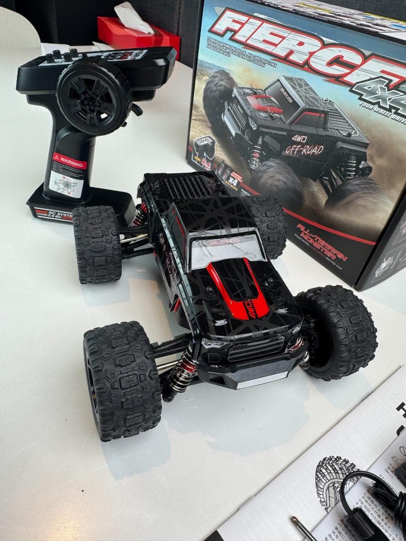 ブラシレスモーター 高速ラジコン 40mk/h オフロードラジコンカー大人向け