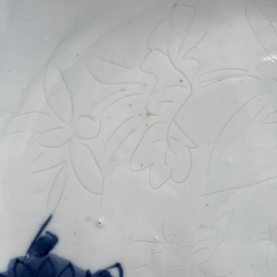 中国明時代　古染付上手陰刻草花図七寸皿直径21.5㎝トヒト東な8-0110☆2F