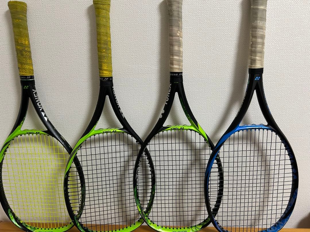 お得❗️ヨネックス硬式テニスラケット　4本セット EZONE100 中古品