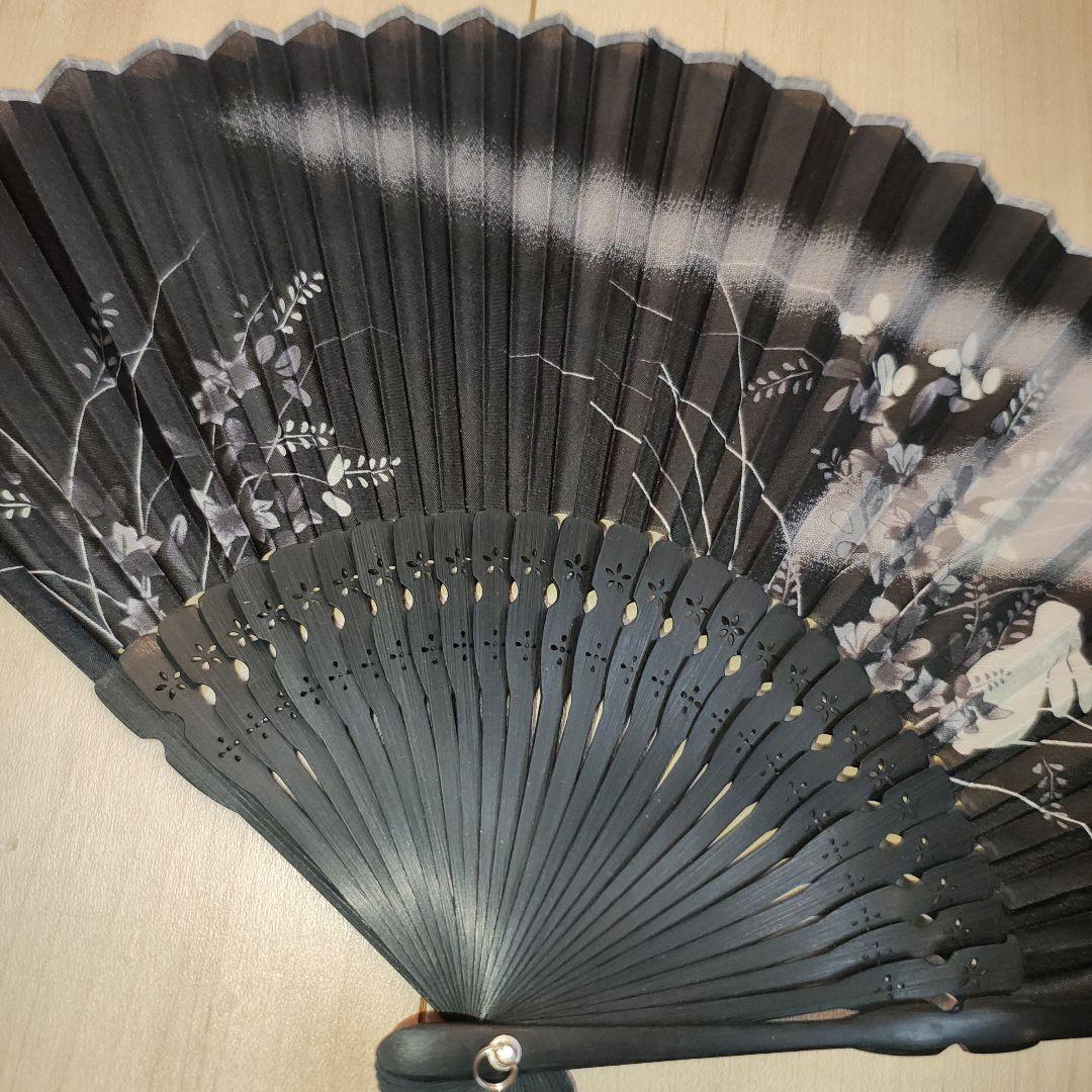 荘厳なスタイリッシュブラック あなたをより決める 鳥と植物の模様