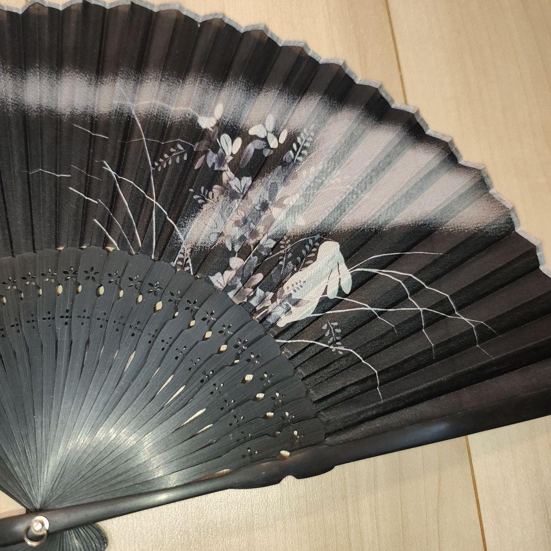 荘厳なスタイリッシュブラック あなたをより決める 鳥と植物の模様