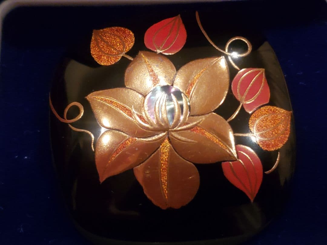 金蒔絵ブローチ