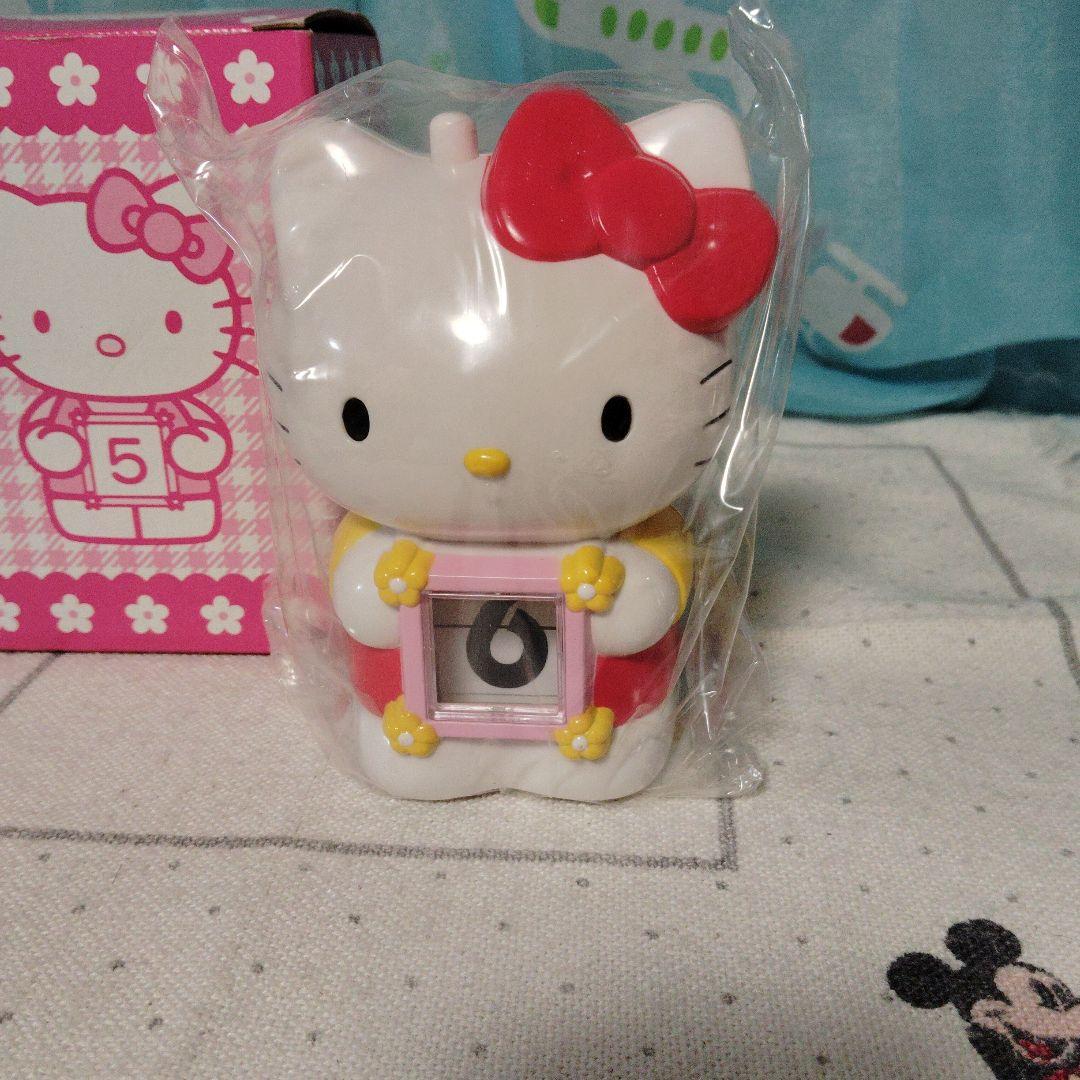 ハローキティ クルクル卓上カレンダー