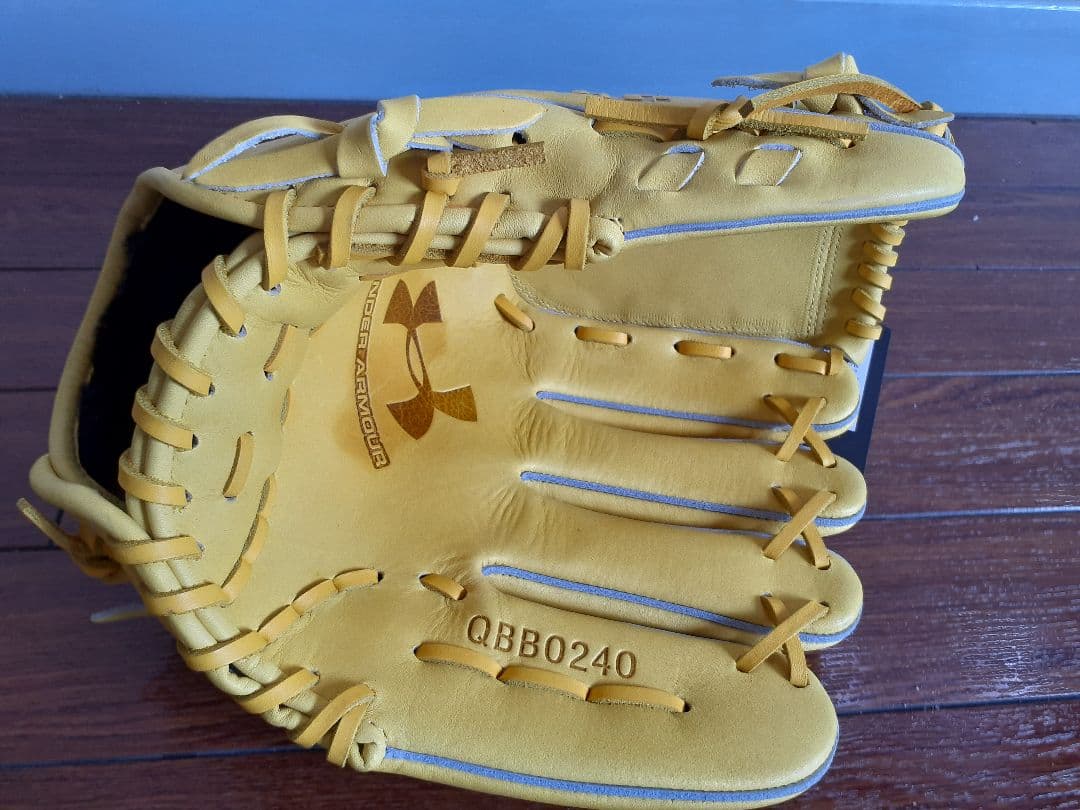 アンダーアーマー硬式投手用カラー:LMNレモンイエロー50％オフ