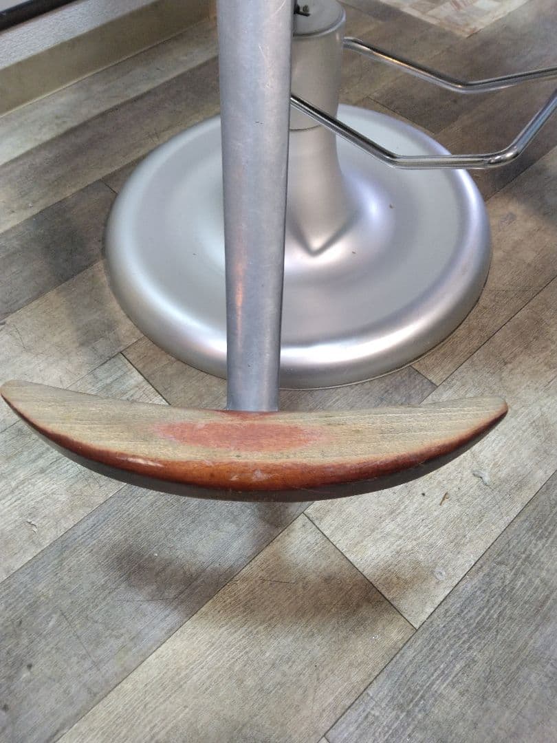 美容室　オオヒロスタイリングチェア