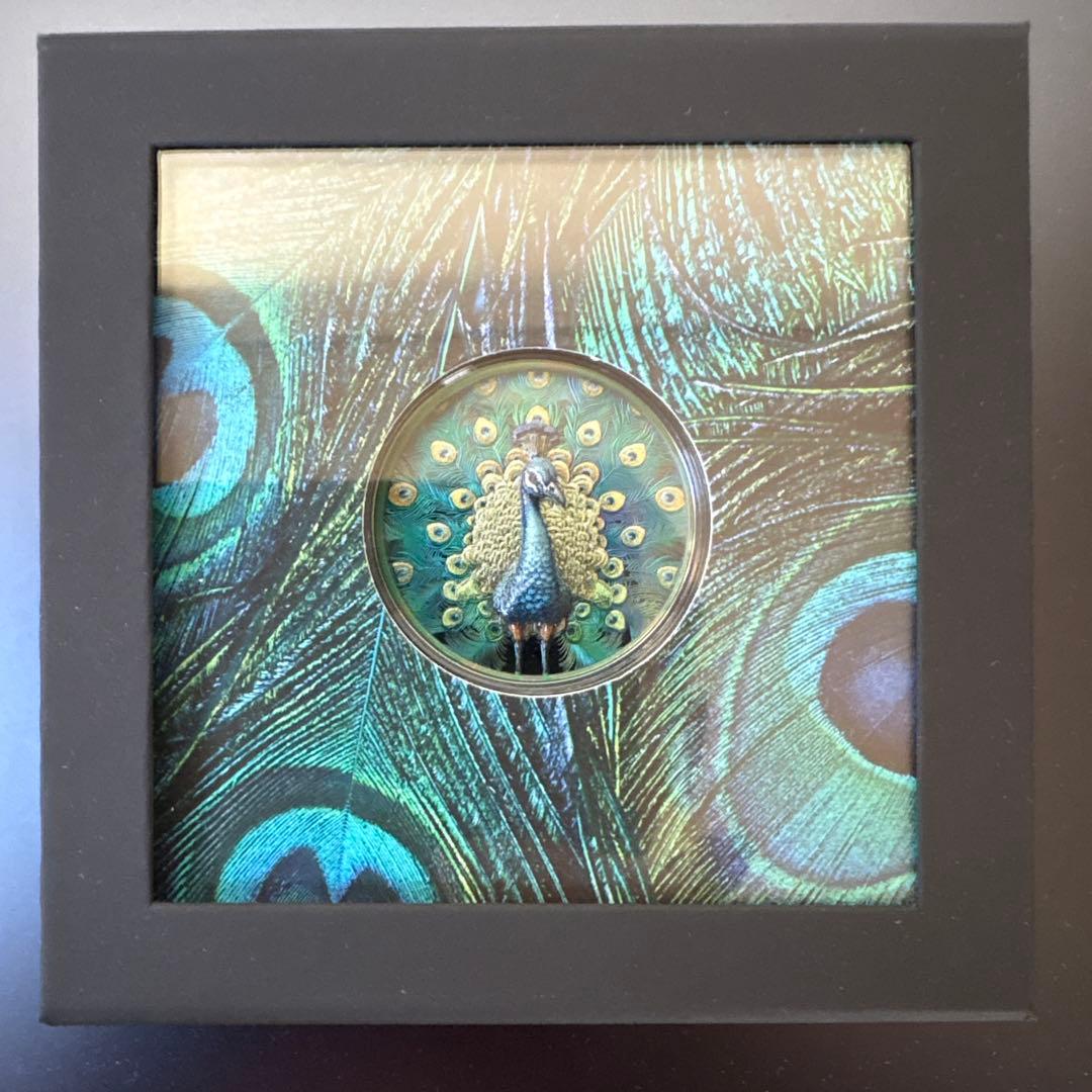 クック諸島 2025年 スペクトルな孔雀 プリズマメッキカラー銀貨