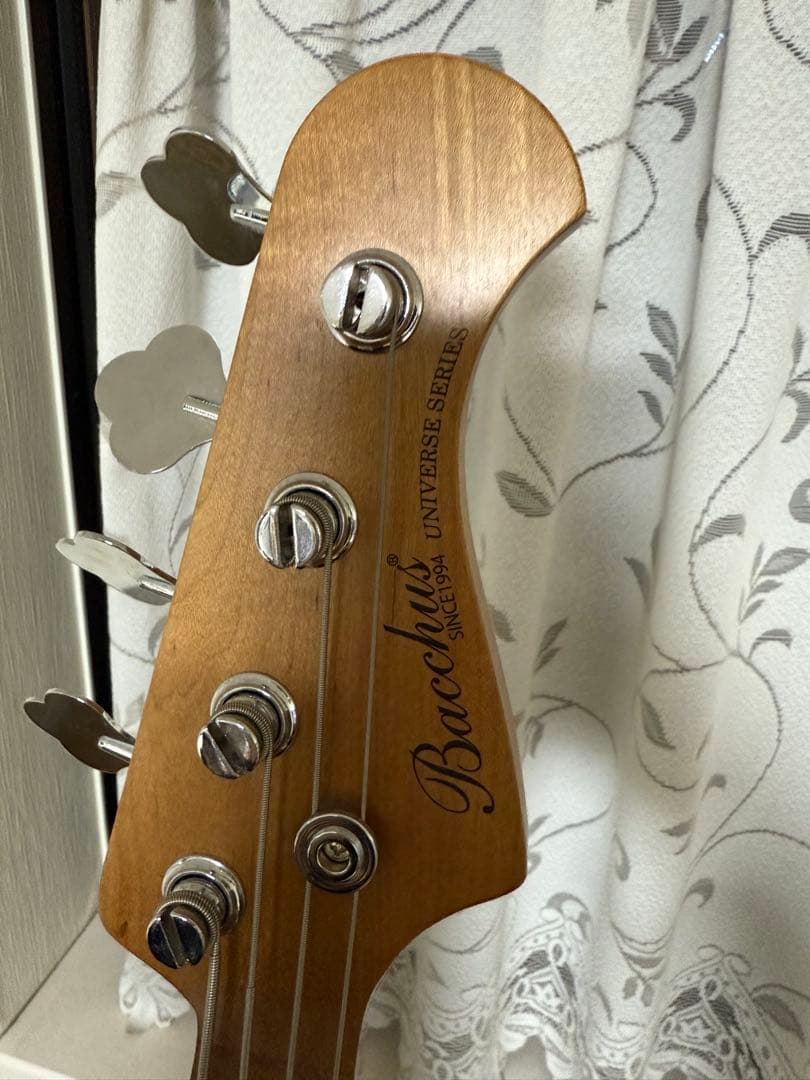 Bacchus Universe Series エレキベース ライトブルー