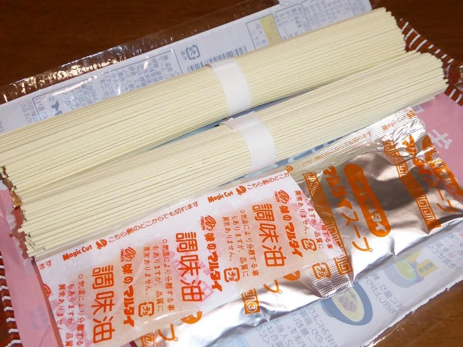 大特価 ￥16000 　1食分￥89 　マルタイ屋台豚骨 ＆ マルタイ醤油豚骨