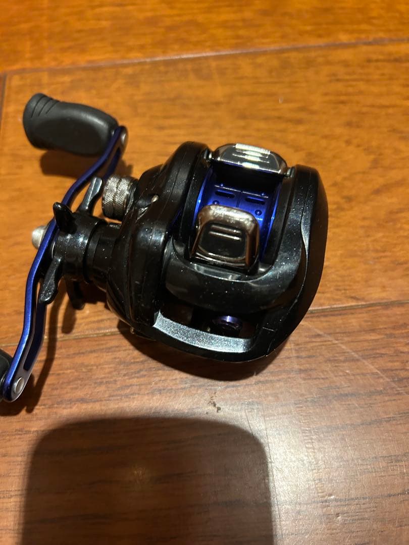 ダイワ　スマック　右ハンドル　二本竿用の予備ハンドル付き